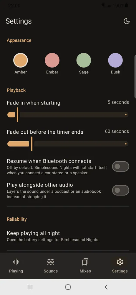 Settings with four accent colours, fade in and fade out sliders, and switches for resuming when Bluetooth connects and playing alongside other audio